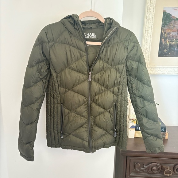 Michael Kors Women's packable Olive Quilted Jacket - Picture 1 of 8